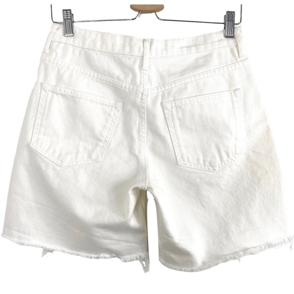 EVERLANE Relaxed Denim Shorts in White - Picture 3 of 6